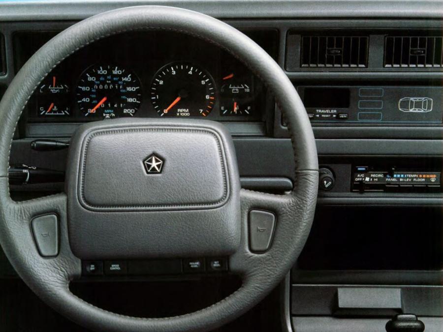  Chrysler Saratoga 1989 года  (фото 2 из 5)
